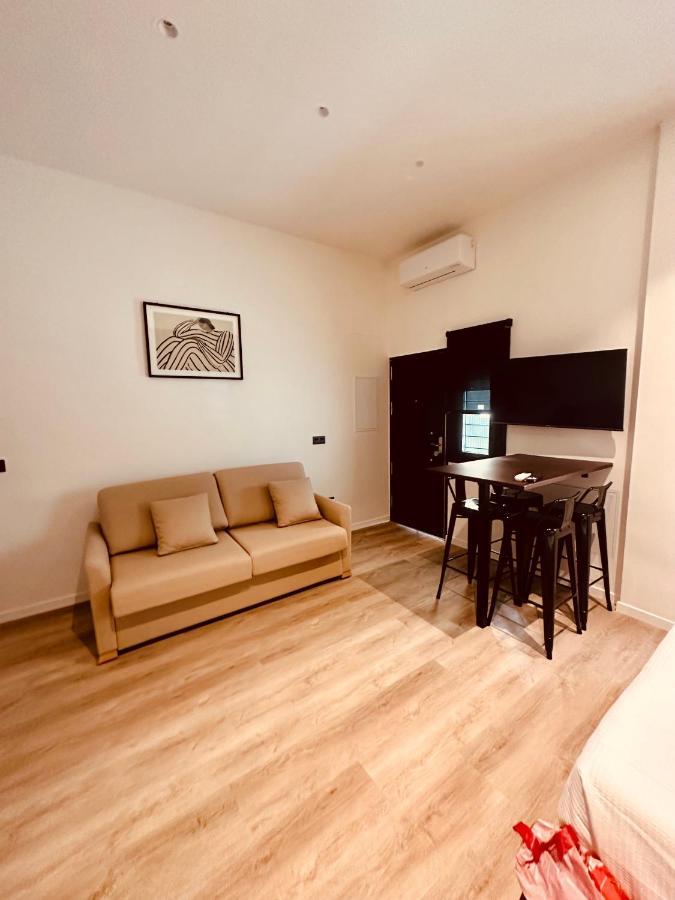 Apartamentos Sunsets Malaga Centro Luaran gambar